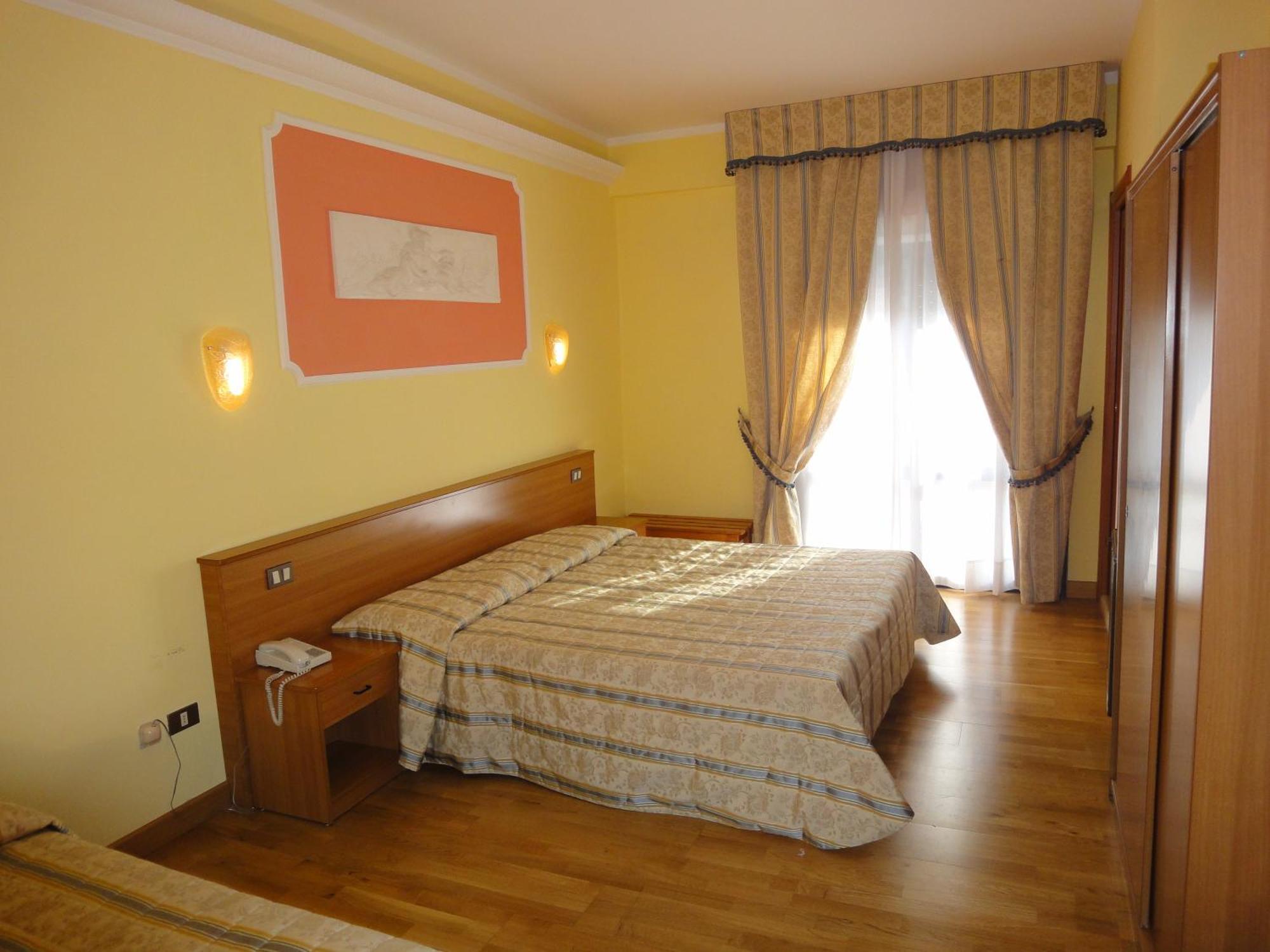 Platani Hotel Bolsena Eksteriør bilde